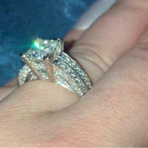 Gorgeous diamond ring.